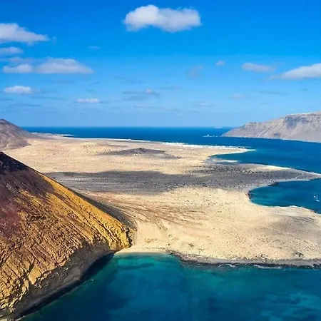 Botel Paz En El Mar *